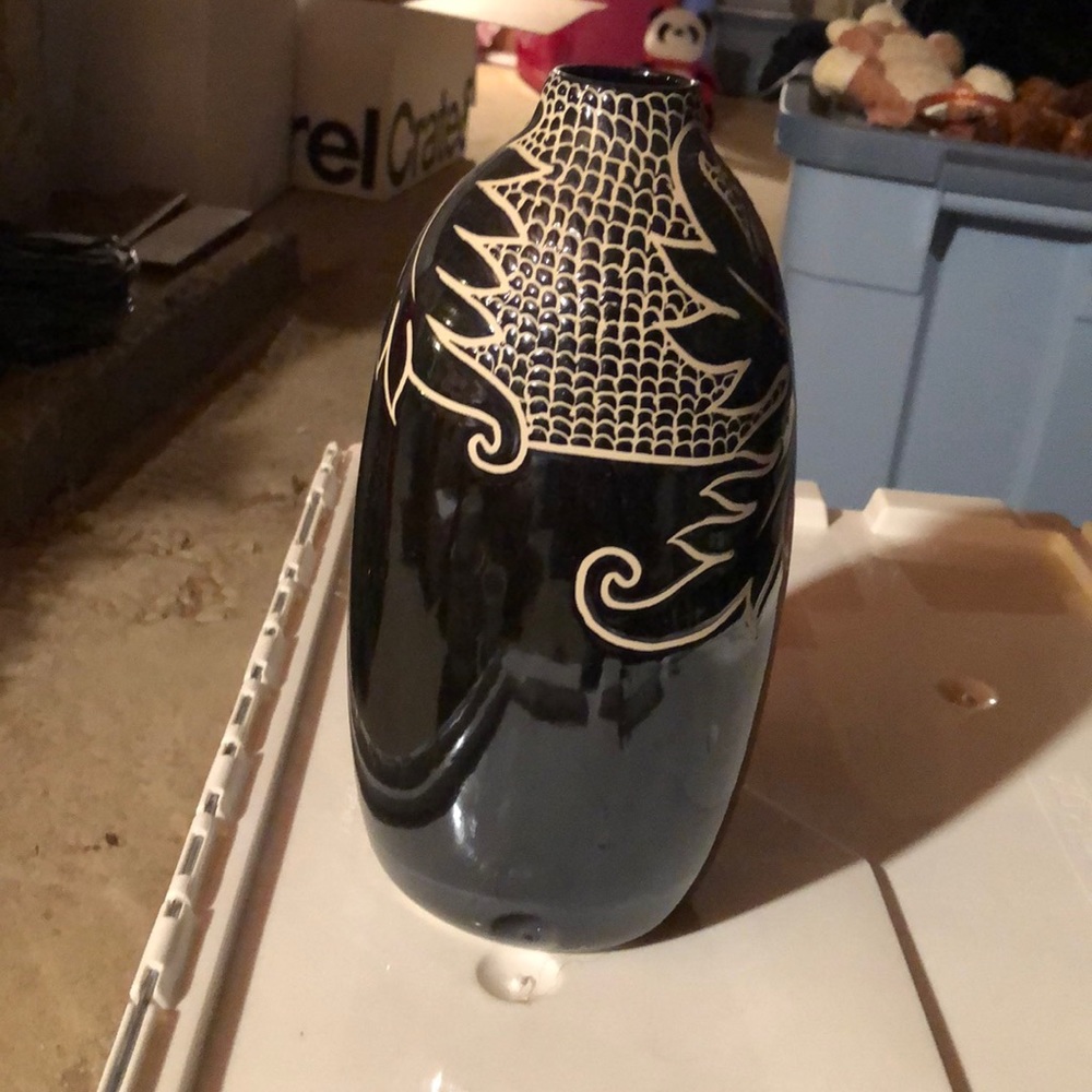 Vase - Picture 2 of 2